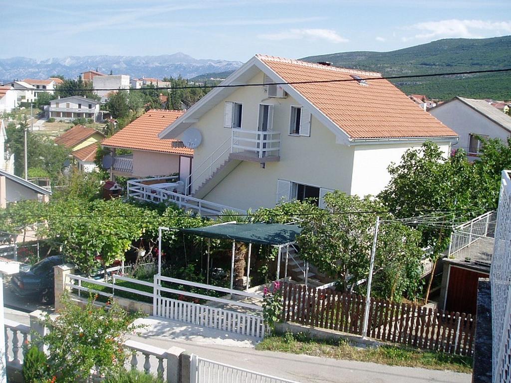 Kiwi Apartments Gornji Karin Exteriör bild