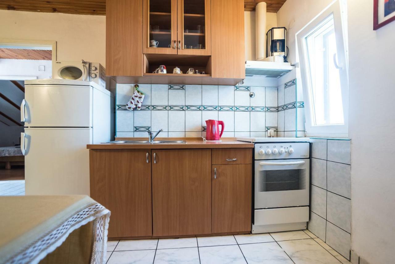 Kiwi Apartments Gornji Karin Exteriör bild